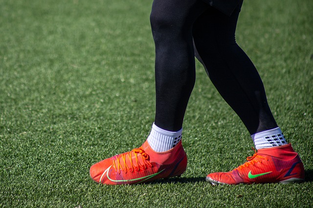 每体：德容未能参与赛前集中，能否出战本轮联赛成疑