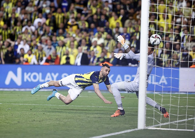 约基奇34+10+9+单节18分暴走创神迹，掘金险胜火箭！杜兰特14中5，申京16中6